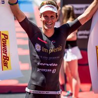 Implenia-Botschafter Ruedi Wild gewinnt in Rapperswil zum zweiten Mal den Ironman 70.3 Switzerland