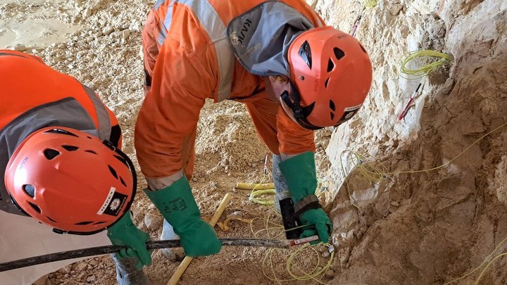 Première suisse : le creusement à l'explosif utilise pour la première fois l'explosif durable Hypex-bio