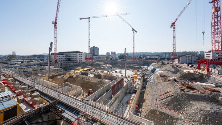 Der Grundstein zum "Dreiklang" in Aarau: Ein weiterer Schritt Richtung Spital der Zukunft