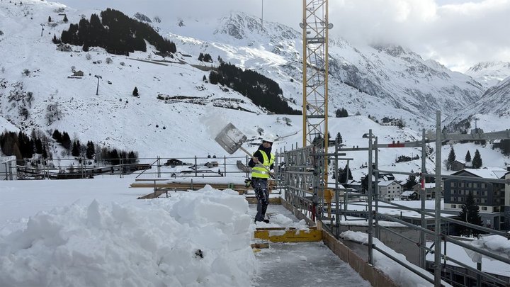 Bauen in der Kälte: Schutz für Mensch, Material und Maschinen 