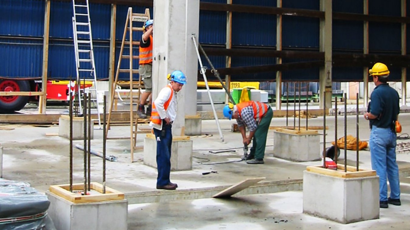 Hallenumbau mit neuer Gründungsplatte